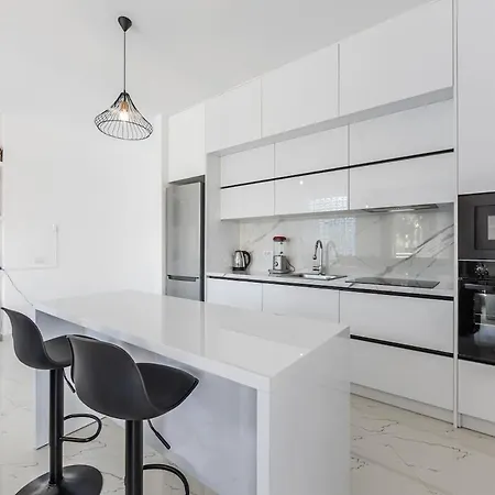 Apartment Bright Modern With Balcony Views Golem Golem (Tirana)