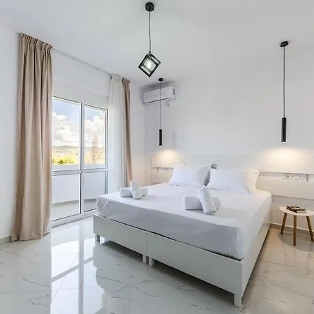 Bright Modern With Balcony Views Golem Apartment