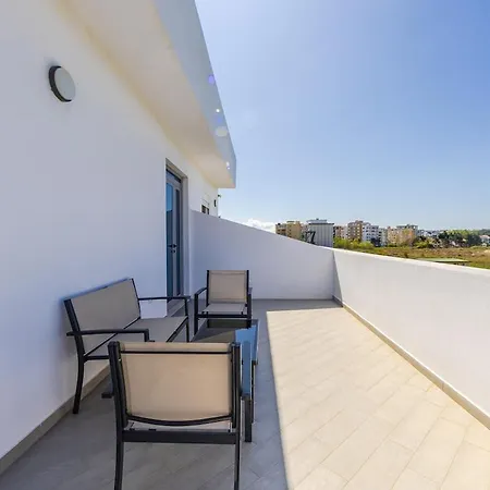 Bright Modern With Balcony Views Golem Apartment Golem (Tirana)