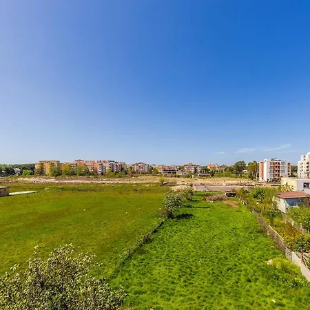 Bright Modern With Balcony Views Golem Apartment