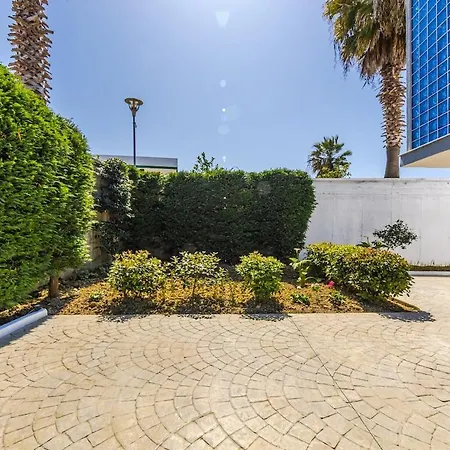 Bright Modern With Balcony Views Golem Golem (Tirana)