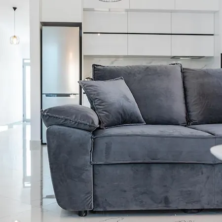 Bright Modern With Balcony Views Golem * Golem (Tirana)