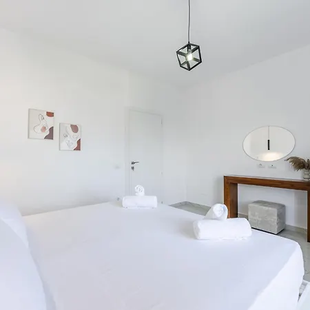 Bright Modern With Balcony Views By Pikhost Lejlighed