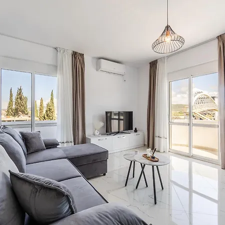 Bright Modern With Balcony Views By Pikhost Apartament *