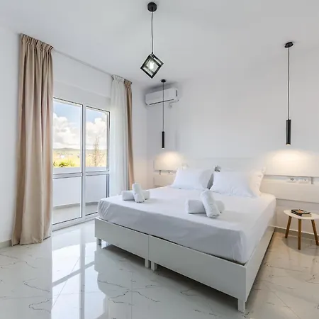 Bright Modern With Balcony Views By Pikhost *