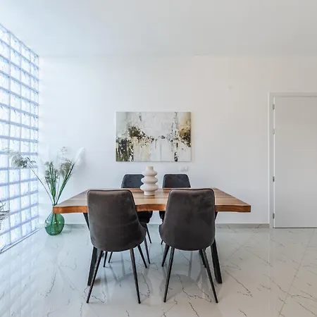 Bright Modern With Balcony Views By Pikhost Golem (Tirana)