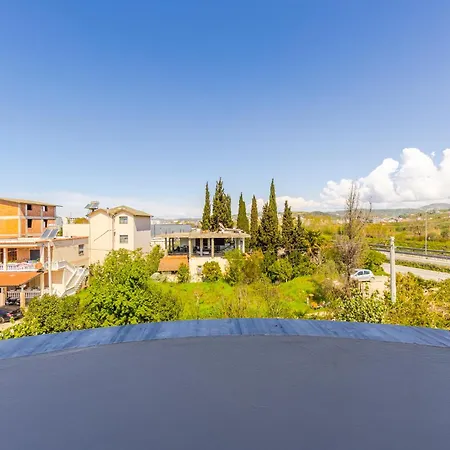 Bright Modern With Balcony Views By Pikhost