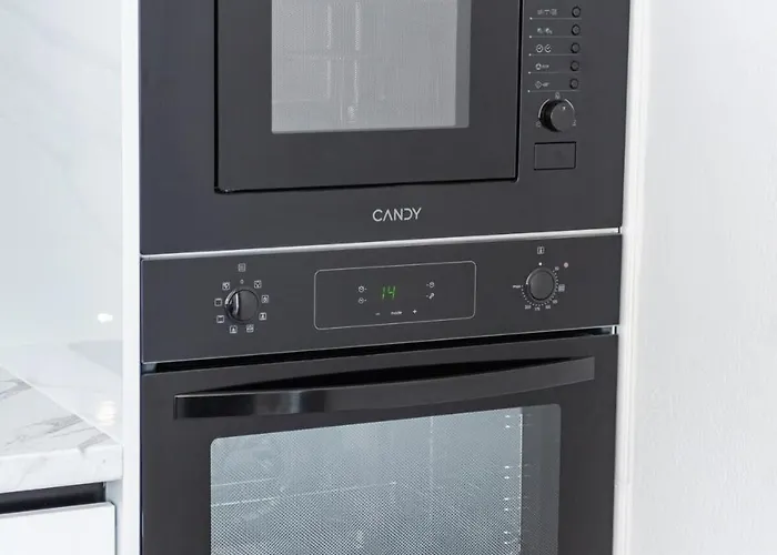 公寓 Bright Modern With Balcony Views By Pikhost 格勒姆