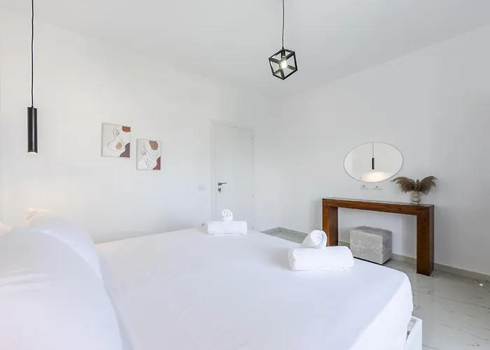 Bright Modern With Balcony Views By Pikhost 公寓