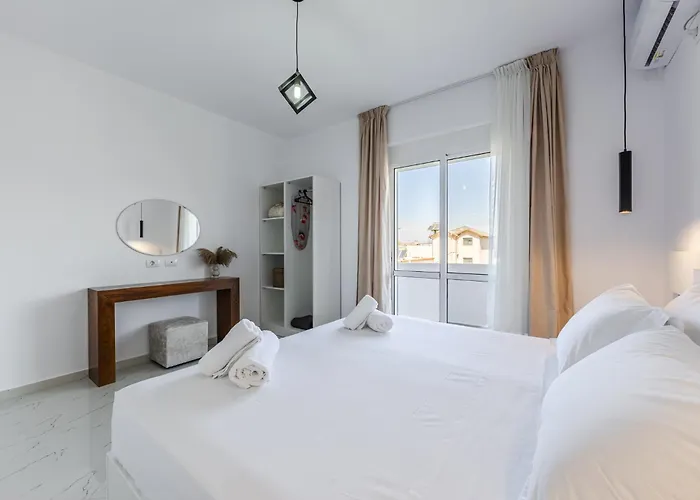 公寓 Bright Modern With Balcony Views By Pikhost 格勒姆