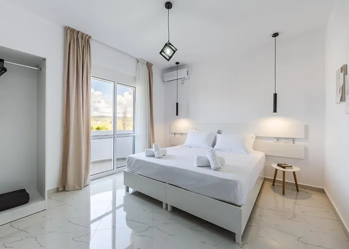 Bright Modern With Balcony Views By Pikhost *