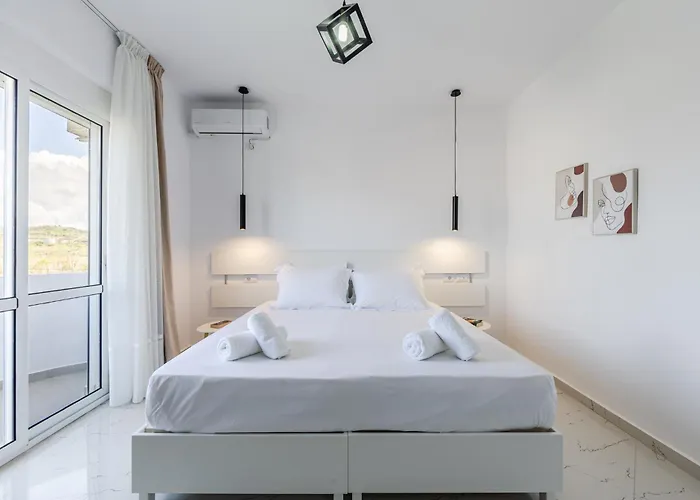 Bright Modern With Balcony Views By Pikhost * 格勒姆