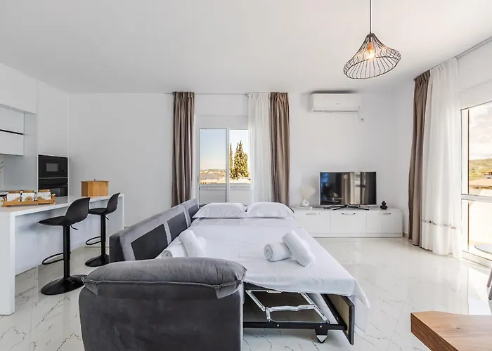 公寓 Bright Modern With Balcony Views By Pikhost 格勒姆